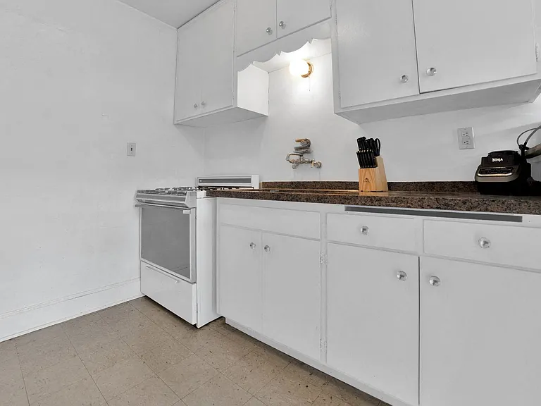 610 Summit Avenue — Photo 9