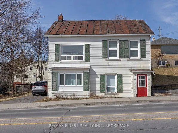 589 King St W, Kingston, ON K7M 2E6