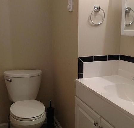 2nd image of 37 N Hellertown Ave Unit B