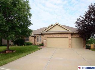 7814 S 93rd St, La Vista, NE 68128