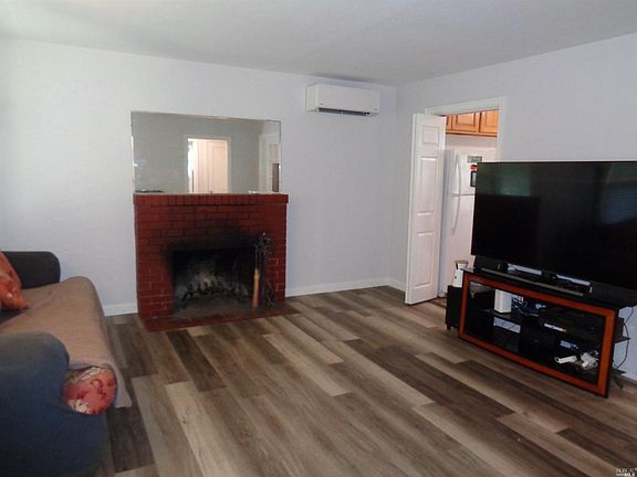 3rd image of 213 Hermosa Ave