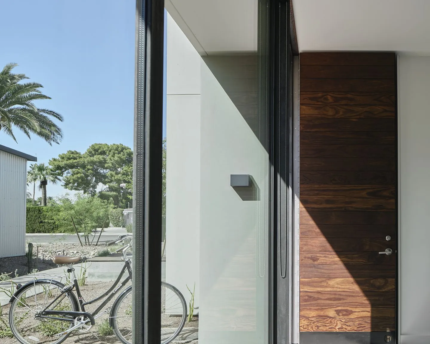 The Hollyhock Apartments — Photo 1