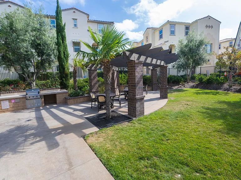 5405 San Virgilio — Photo 60