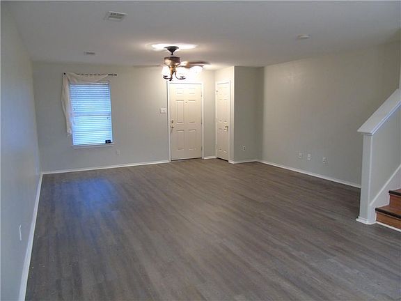 5th image of 18536 Great Falls Dr