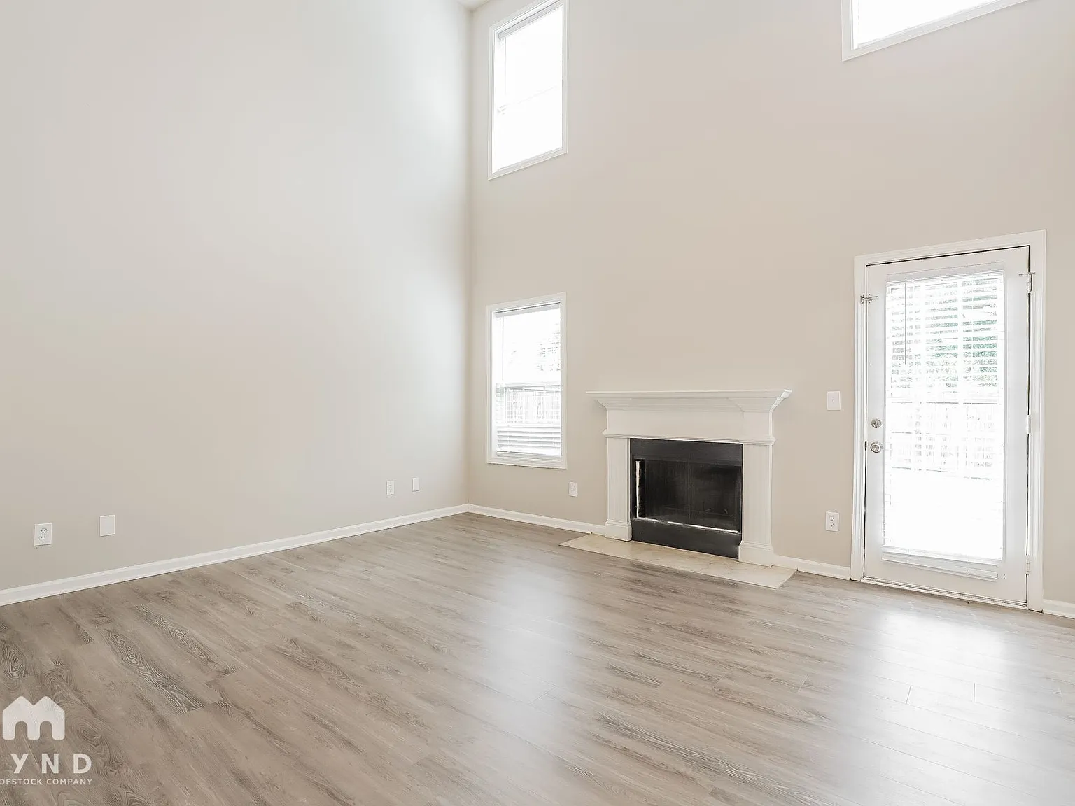 3 bed, 3.0 bath, 1600 sqft, $2,145 — Photo 4