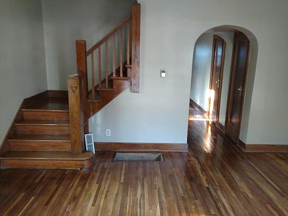 2nd image of 614 E Hill St