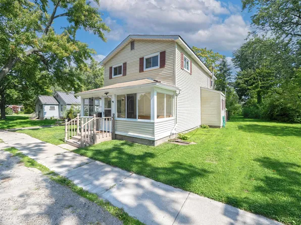 524 Howard St, Algonac, MI 48001