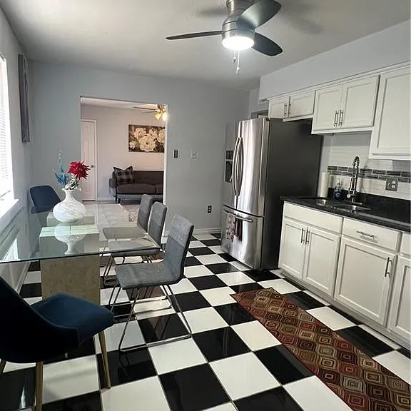 712 Toronto Ave #6 — Photo 3