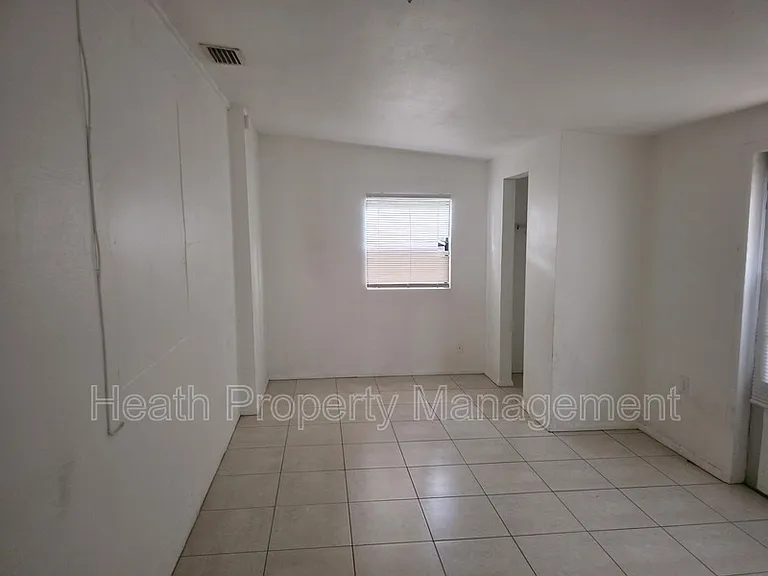 504 6th Ave NW — Photo 16
