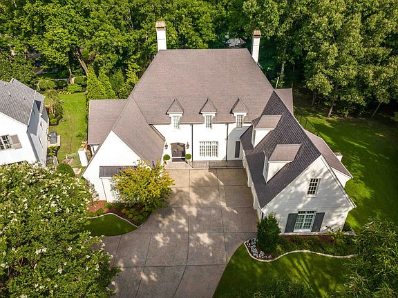 3rd image of 169 Dubray Creek Cir