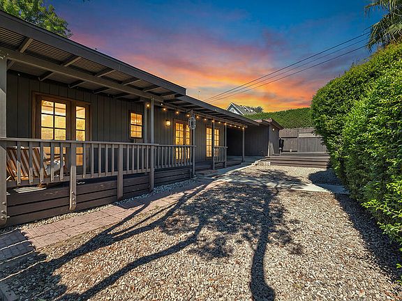 3rd image of 2616 Las Positas Rd