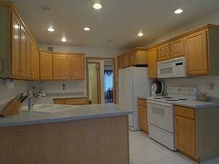 2nd image of 1200 E Ave N