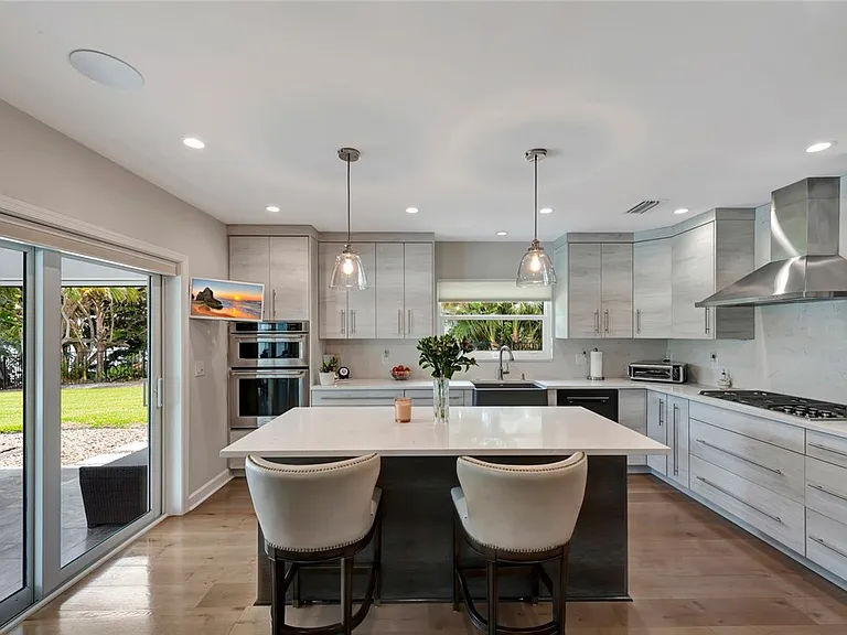 518 River Dr — Photo 12