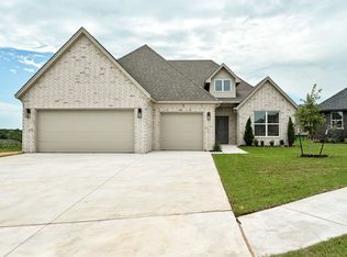 6024 Kinnick Dr, Edmond, OK 73034