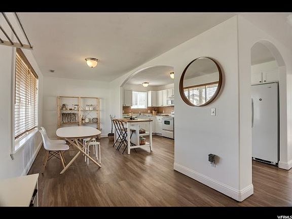 3rd image of 529 W Lakeview Dr
