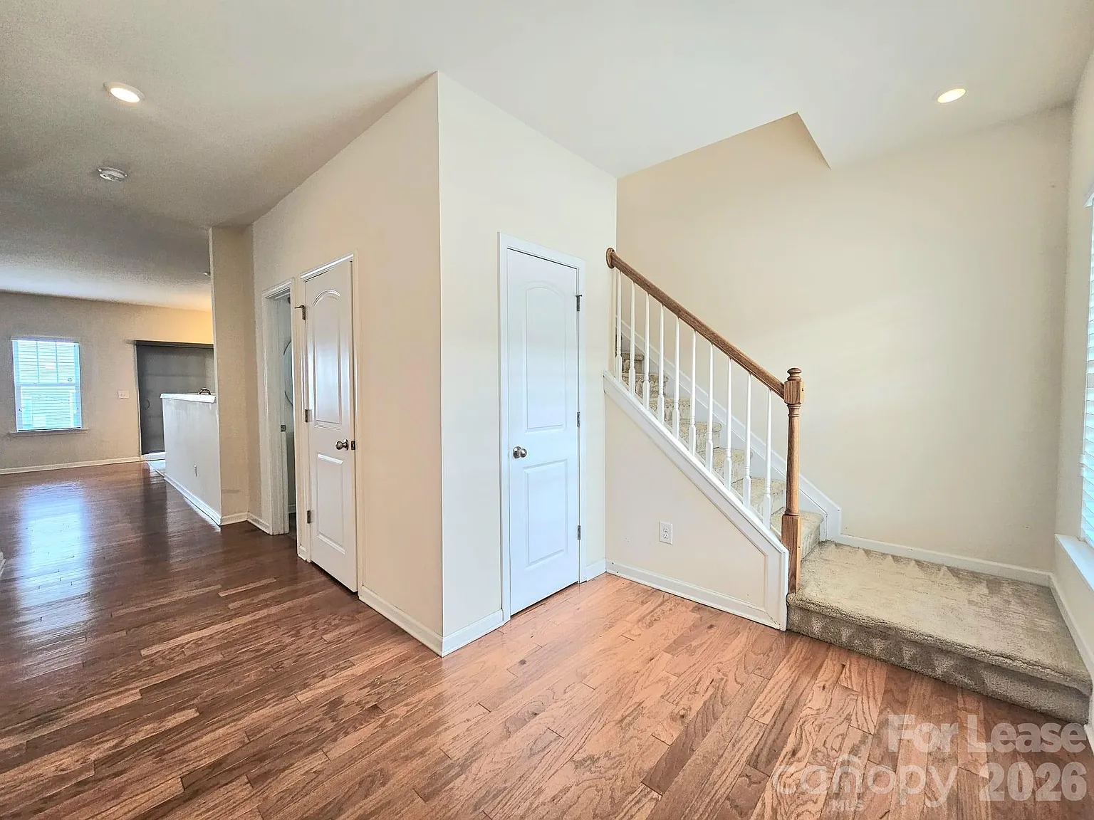 3 bed, 2.5 bath, 1590 sqft, $2,150 — Photo 2