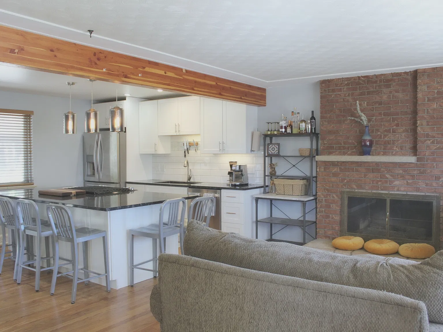 3 bed, 1950 sqft, $3,000 — Photo 4
