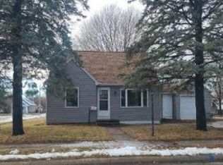 114 S Indiana Ave, Mason City, IA 50401