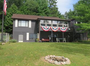 W5063 Lakewood Ct, Waupaca, WI 54981