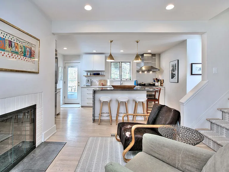 28 Narrow Rocks Rd — Photo 4
