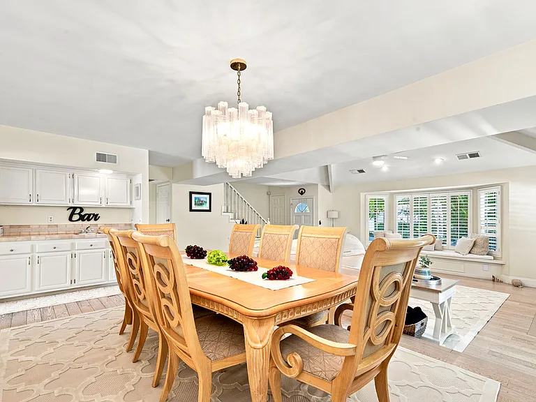 18721 Hatteras St #5 — Photo 9