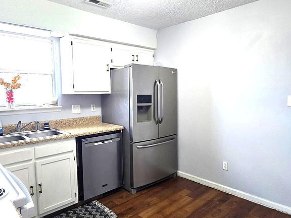 5th image of 471 Hunting Green Drive