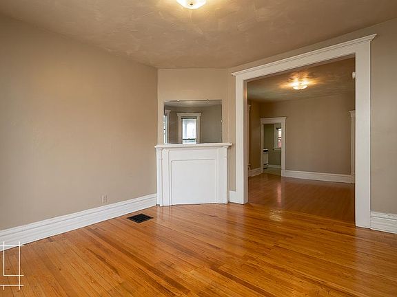 5th image of 207 W Hubbard Ave #207