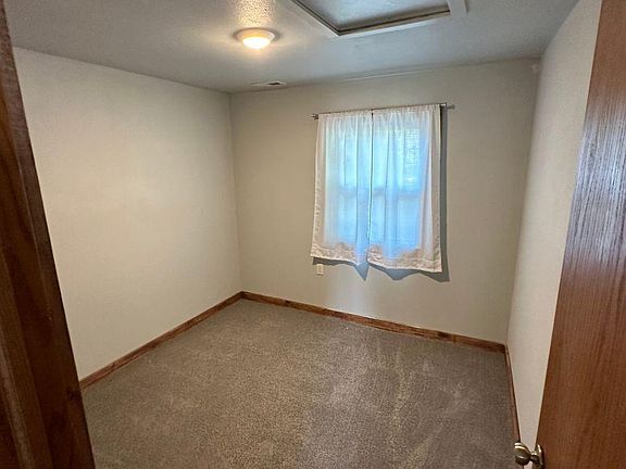 4th image of 5508 Walker Ave