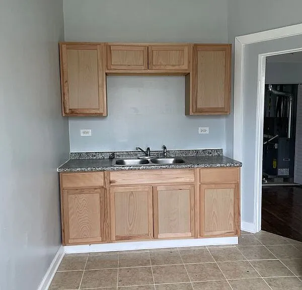 728 N Pine Ave #3F — Photo 4