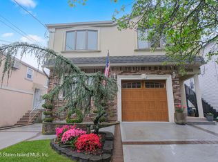 1008 Rathbun Ave, Staten Island, NY 10309
