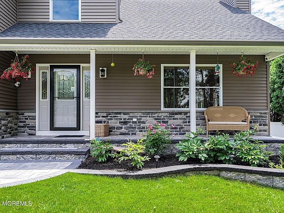 5th image of 709 Lake Barnegat Drive