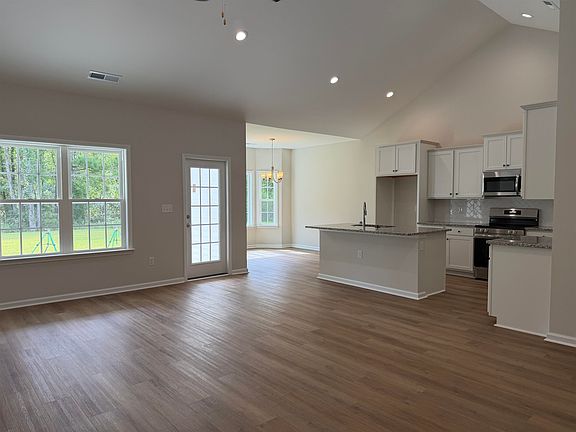 5th image of 105 Toanki Ln