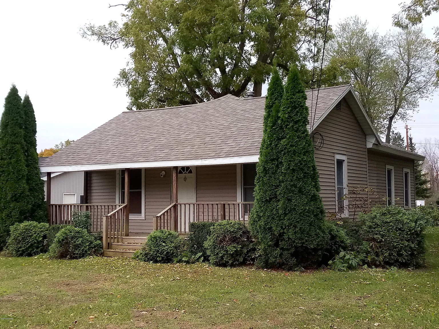 3984 Berrien St photo 1