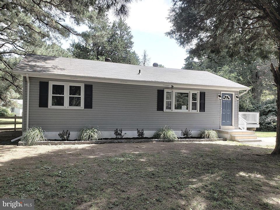 1st image of 40060 Beach Dr