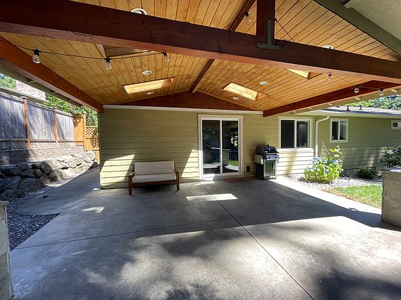 4th image of 17639 197th Ave NE