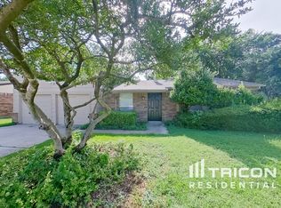 5903 Guildwood Dr, Arlington, TX 76017