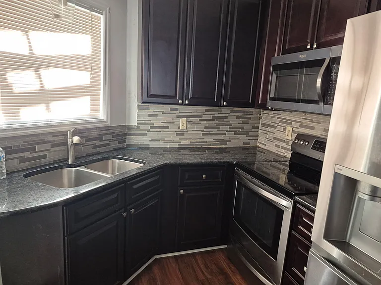 1004 Brookhollow Dr #2 — Photo 5