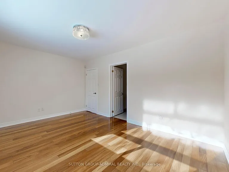 129 Crestwood Rd #UPPER — Photo 16
