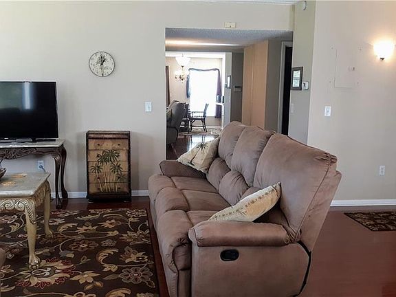 4th image of 360 N Bayshore Blvd APT 107