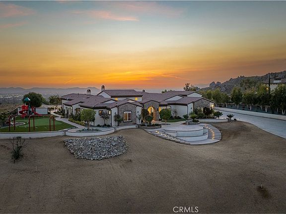3rd image of 6355 Cresthaven Dr