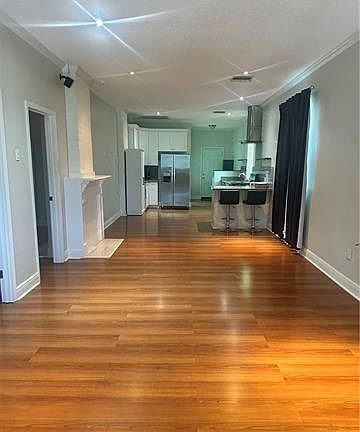 5th image of 1009 Belleville St