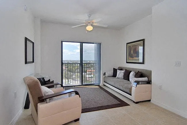 5185 NW 29th Ave — Photo 3