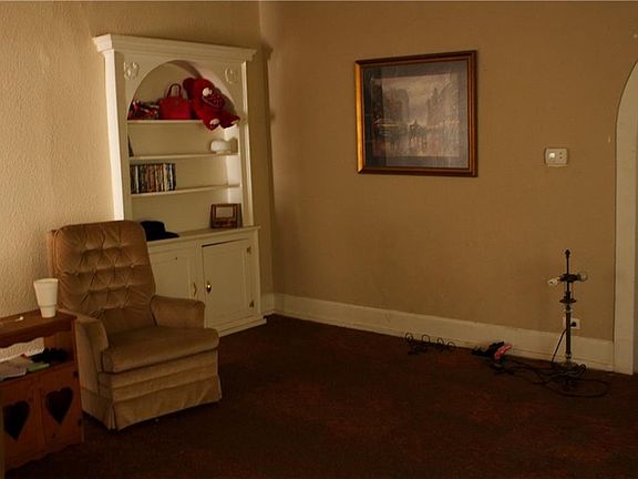 5th image of 140 W Cooper Ave