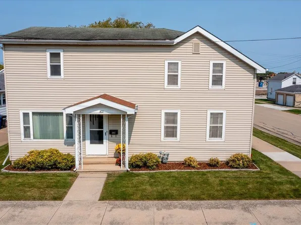302 W 7th Ave, Oshkosh, WI 54902