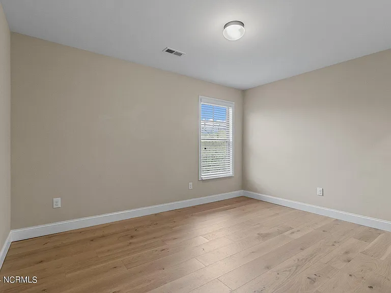 204 Sandy Springs Rd — Photo 25