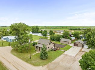 307 3rd St SW, Granville, ND 58741