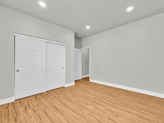 5th image of 14297 Goose St