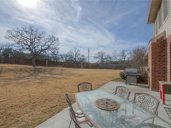 2nd image of 2606 Breezehollow Way