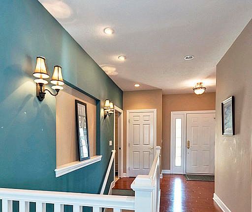 _FOYER