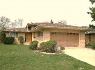 6942 N Kenneth Ave, Lincolnwood, IL 60712